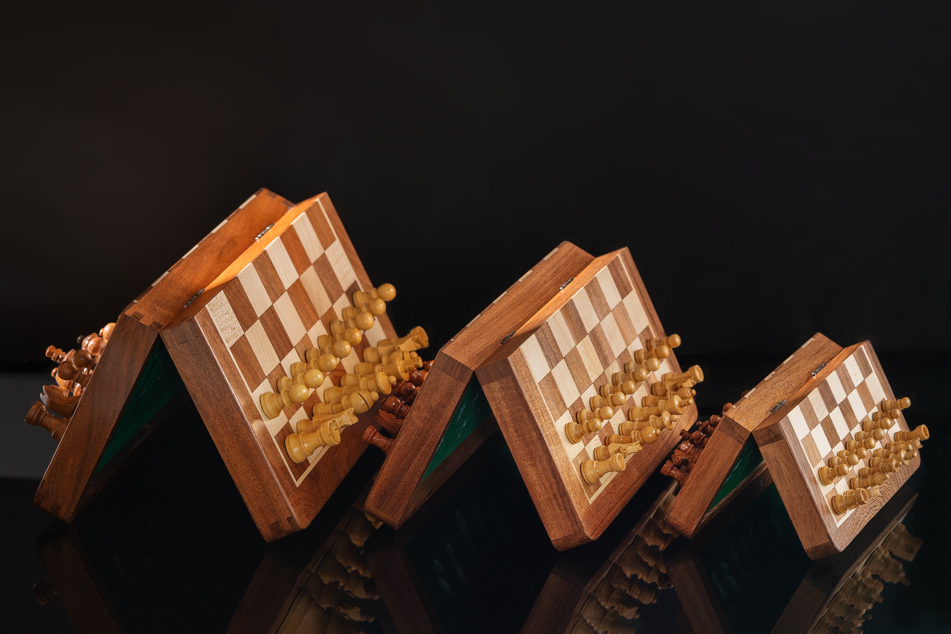 Mini scacchi MAGNETICI con scacchiera intarsiata 18 cm - 6a537b9d87d1655a1ee168da6b082a0e