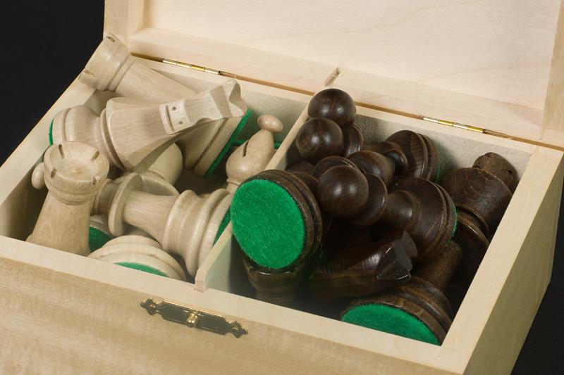 Scacchi STAUNTON N. 5 in Scatola chiara (Re 9cm) - 1ad2683eb9da5e22ad6d68ba11988c76