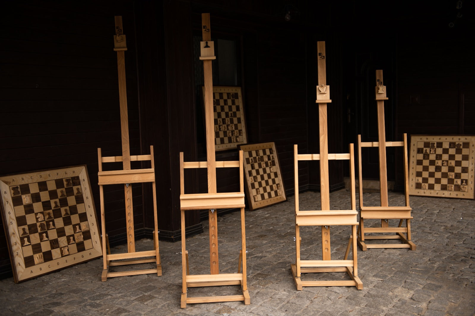 Elegante scacchiera in legno DEMONSTRATION - scacchiera (80x80cm) con figure - 213d2c5a8e13101fb2c657594dabc460