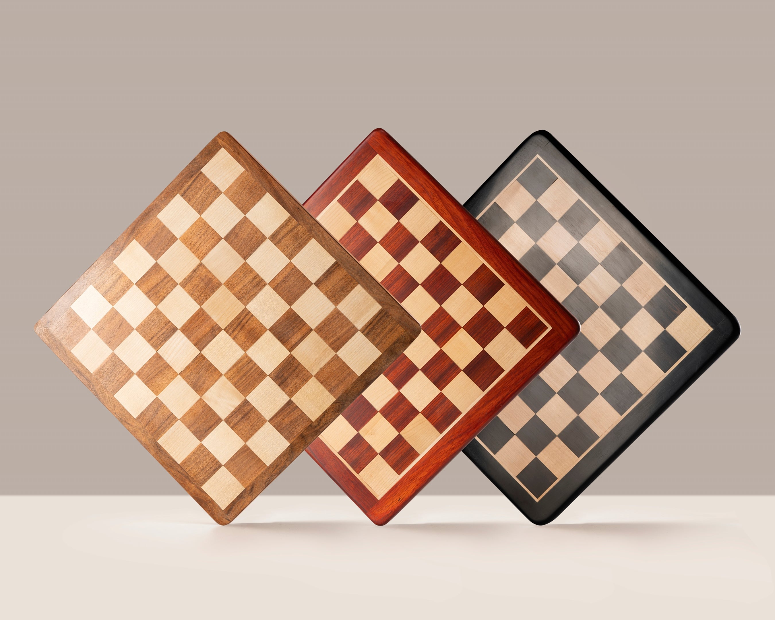 Scacchiera in legno massiccio (53x53cm) - legno rosso/faggio (Caselle 55 mm) - d1ae702ad174d30040dcb075f4fe7392