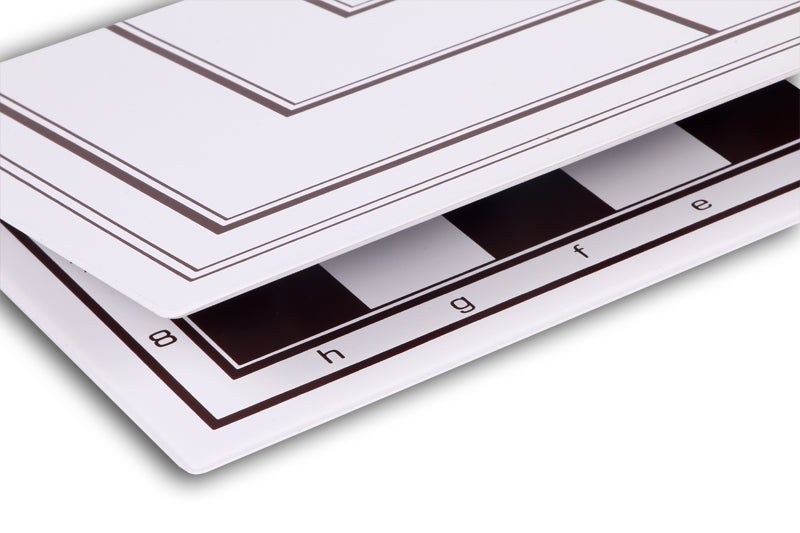 Tavola di plastica bifacciale: scacchi + macinino, (32,5x32,5 cm), pieghevole, bianca e marrone - c6cbb47187a220ab689305aae94f0c19