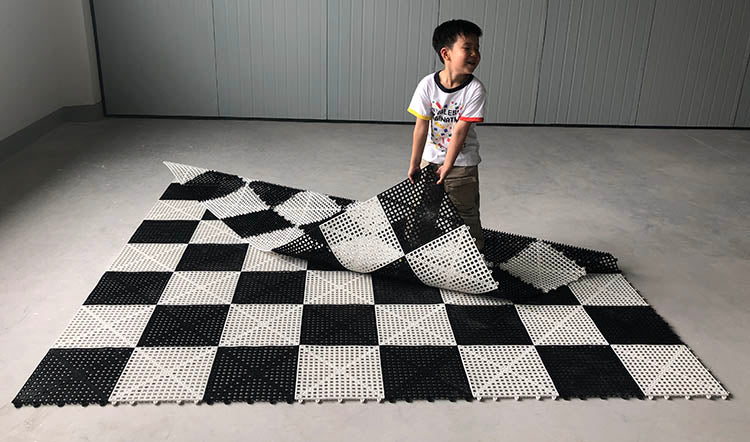 Scacchiera in gomma per scacchi e dama da esterno/giardino (casella 30cm) - 33a0f3e986586b8c1d515cd0b8908702