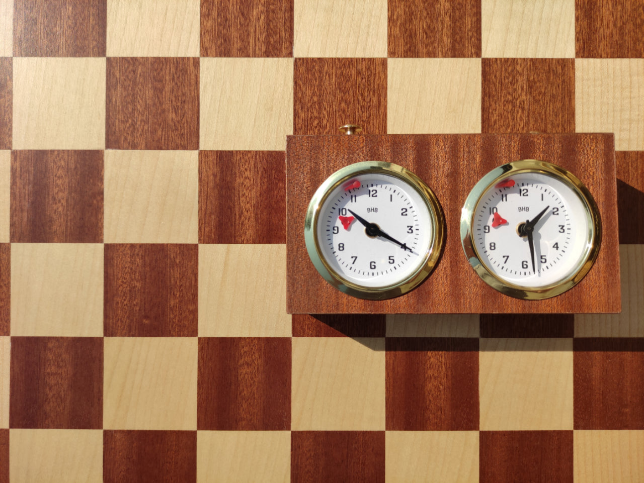 Orologio in legno BHB senza supporto - Mogano (Piccolo) - Orologio in legno BHB senza supporto - Mogano (Piccolo)
