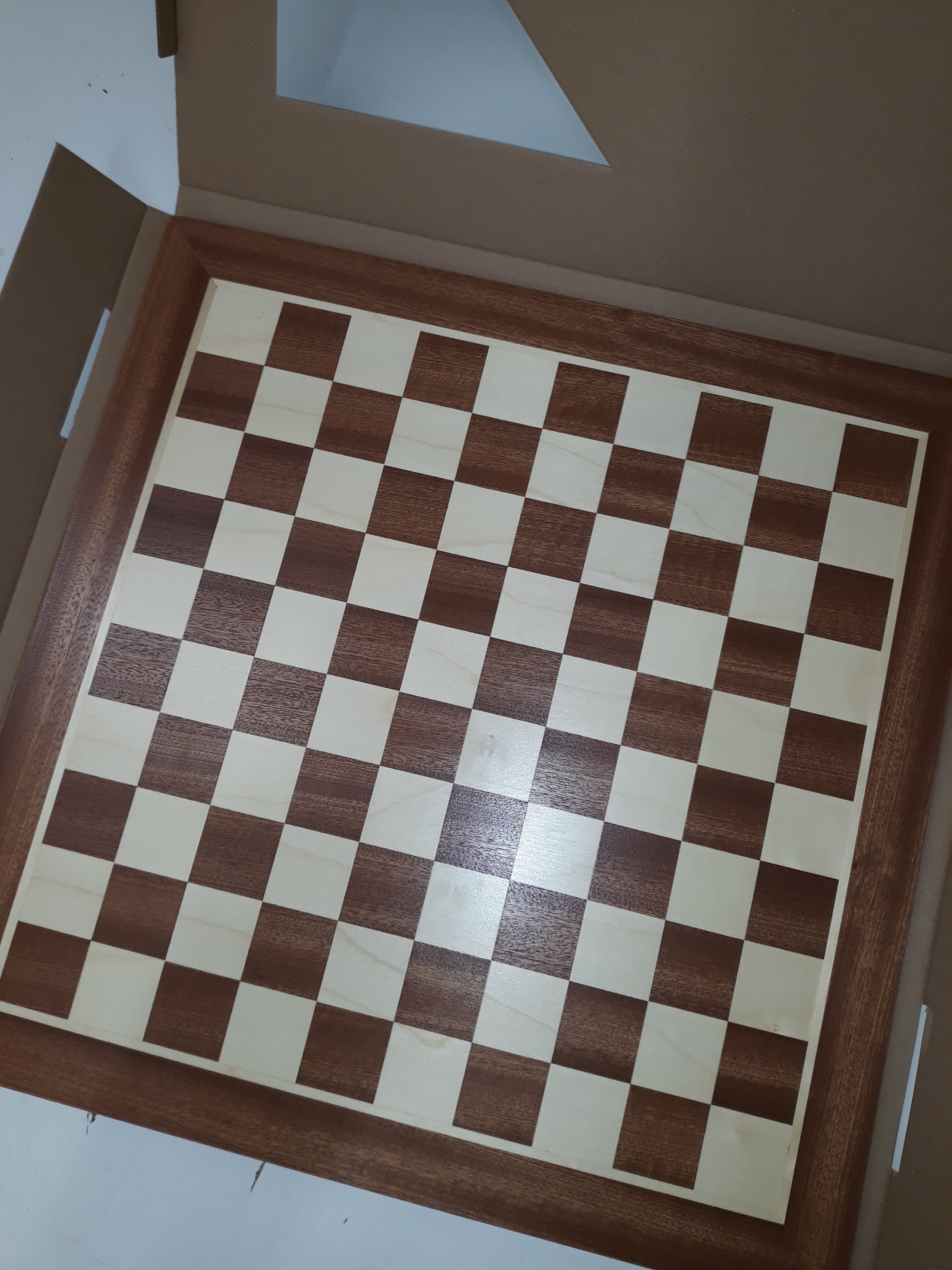 Tavola bifronte: scacchi + 100 dama francese, (54x54cm), mogano/jawor (intarsio) - 478e33bd328f2c0ccb22d9172829ffaf