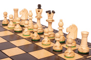 Scacchi in legno SENATOR 42×42 cm — pezzi intagliati, neri (re 80 mm, notazione, pieghevoli)