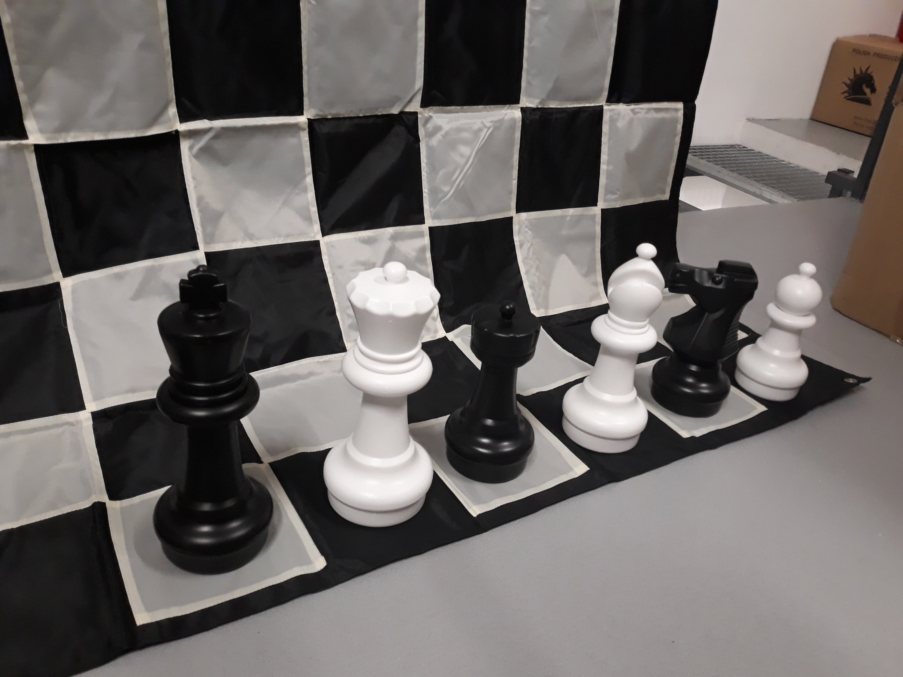 Set di scacchi da esterno/giardino (Re 30 cm) - figure + scacchiera in nylon - 50c97c22963a2e4e556d54aef082c5c6