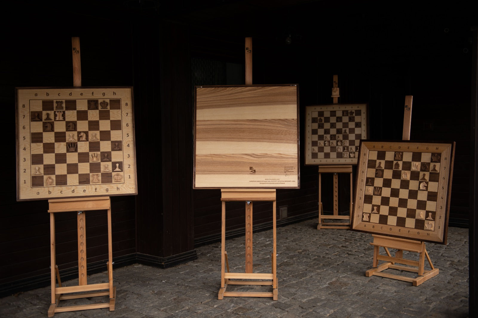 Elegante scacchiera in legno DEMONSTRATION - scacchiera (80x80cm) con figure - Elegante scacchiera in legno DEMONSTRATION - scacchiera (80x80cm) con figure