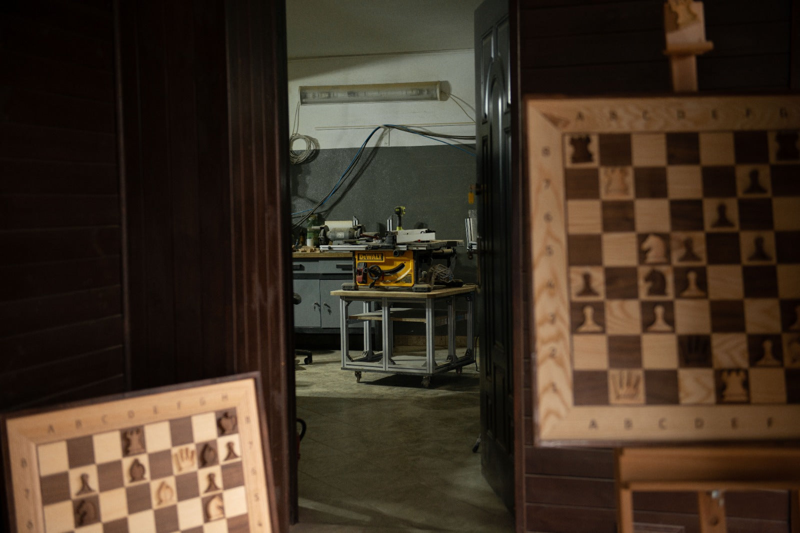 Elegante scacchiera in legno DEMONSTRATION - scacchiera (80x80cm) con figure - acdc1e259b928ef990b0bc2ac8ccc4aa