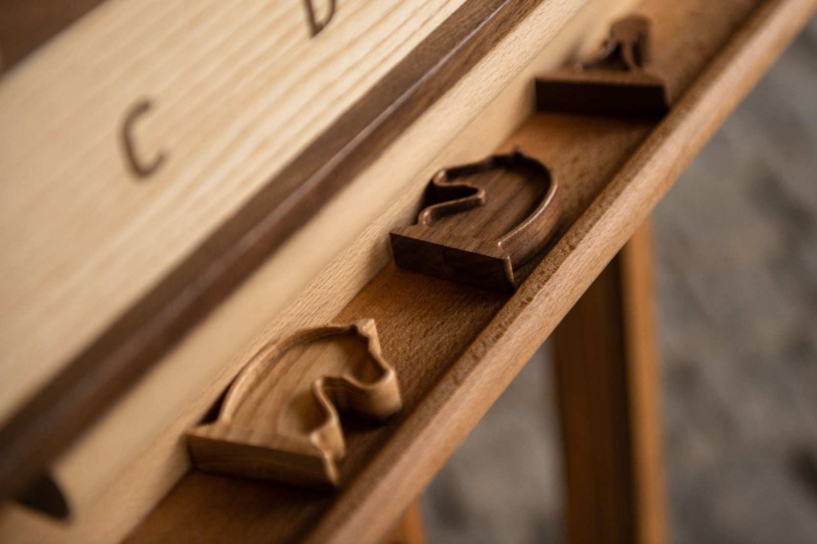 Cornice di legno / cavalletto per un'elegante scacchiera dimostrativa - 09ef12e618cd98966ad9fcb3e393993c