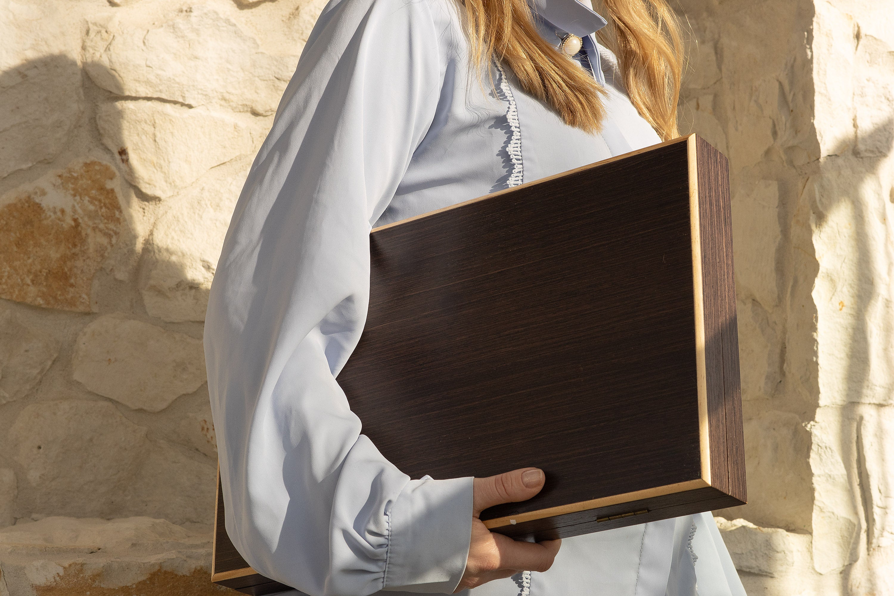 Backgammon en estuche de madera (52 x 43,5 cm) - Backgammon en estuche de madera (52 x 43,5 cm)