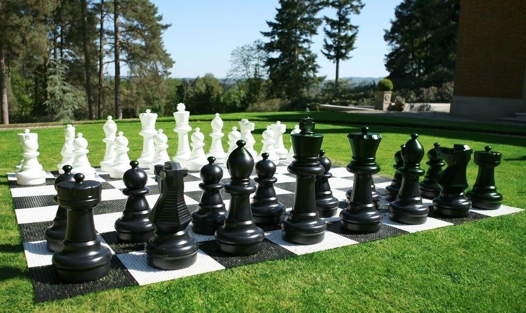Scacchi in Plastica da Esterno/Giardino (altezza del Re 64 cm) - Scacchi in Plastica da Esterno/Giardino (altezza del Re 64 cm)