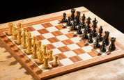 Set di scacchi - Scacchiera in mogano/acero con Coordinate (Caselle 45 mm) + Scacchi American Classic (Re 7,6 cm)